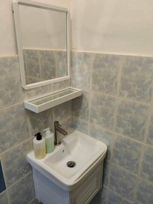 T House Nearby Kuantan East Coast Shopping Mall Экстерьер фото